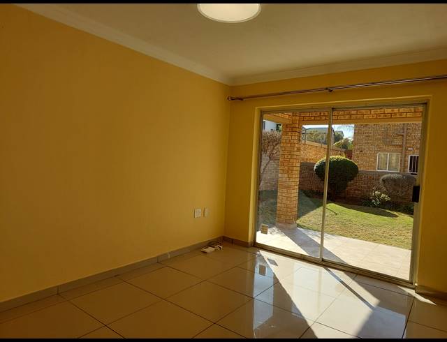 3 BEDROOM SECTIONAL TITLE RENTED IN NORTH RIDING